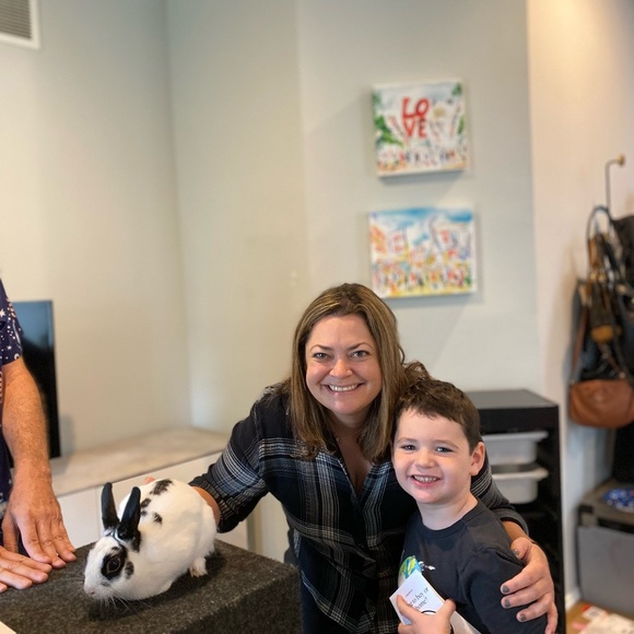 Meet your Posher, Ali - Picture 2 of 3